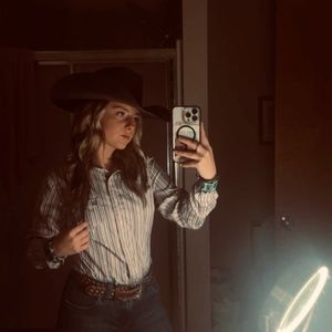 Meet your Posher, Bailey